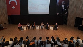 Öğrencilerimiz Meslekler Söyleşisinde Farklı Meslekleri Yakından Tanıdı 