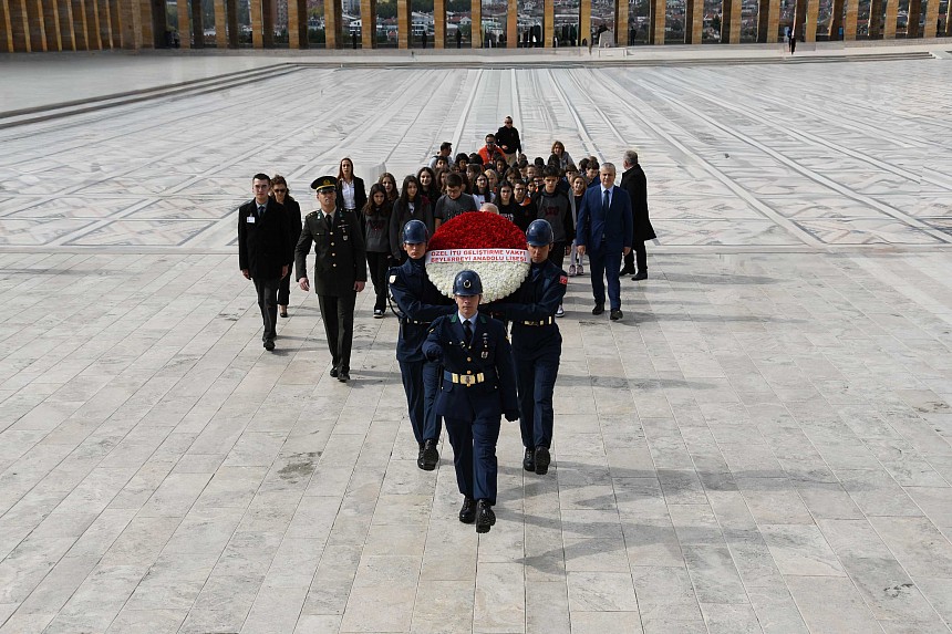 Öğrencilerimizden Cumhuriyetimizin 102. Yılında Anıtkabir Ziyareti