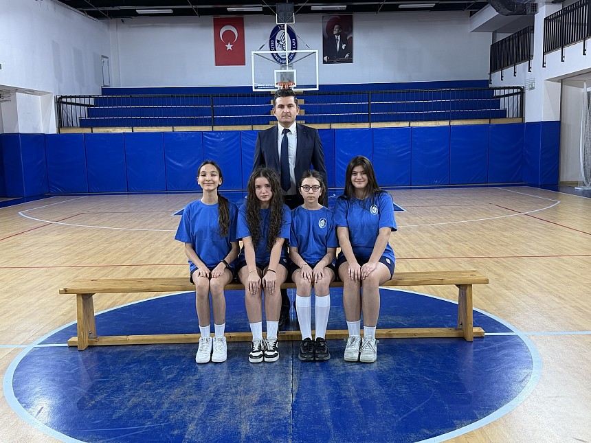 Yıldız Kız Masa Tenisi Takımımız İlçe Üçüncüsü Oldu